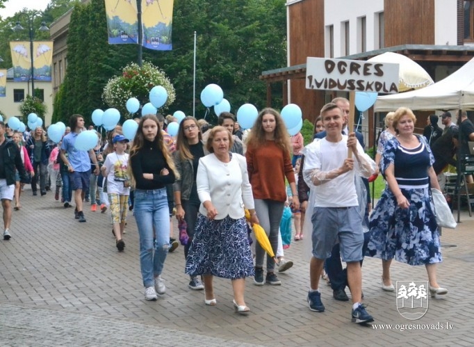 Svētku trešā diena noslēdzas ar gājienu un koncertu