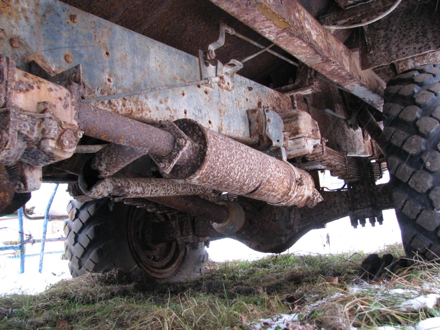 Kustamās mantas – transportlīdzekļa GAZ 66 – atsavināšanas izsole