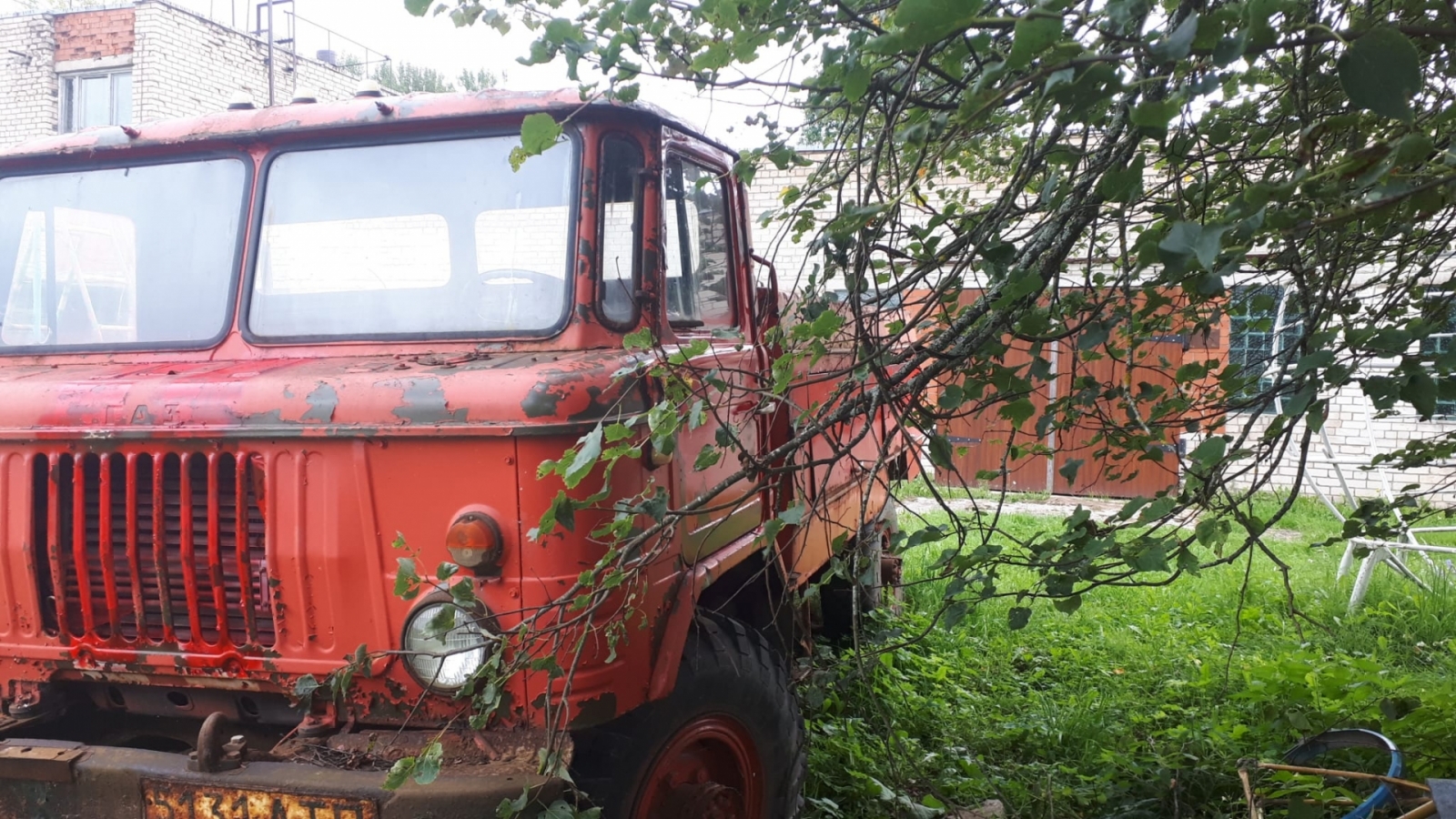 Kustamās mantas – transportlīdzekļa GAZ 66 – atsavināšanas izsole