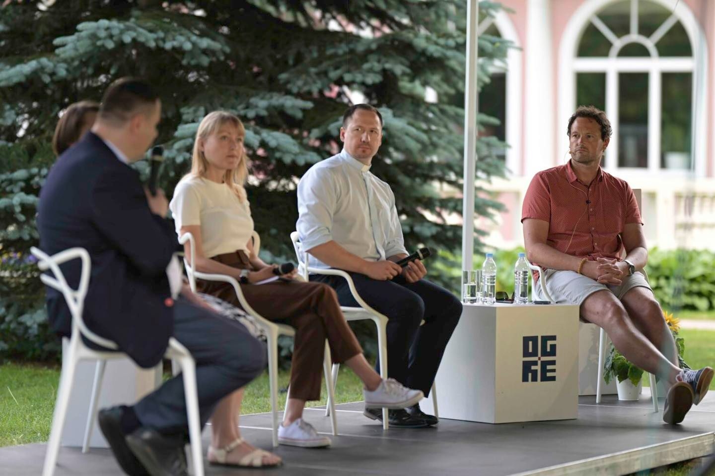 4 cilvēki diskusijās Ģimenes diena Ogrē 2024
