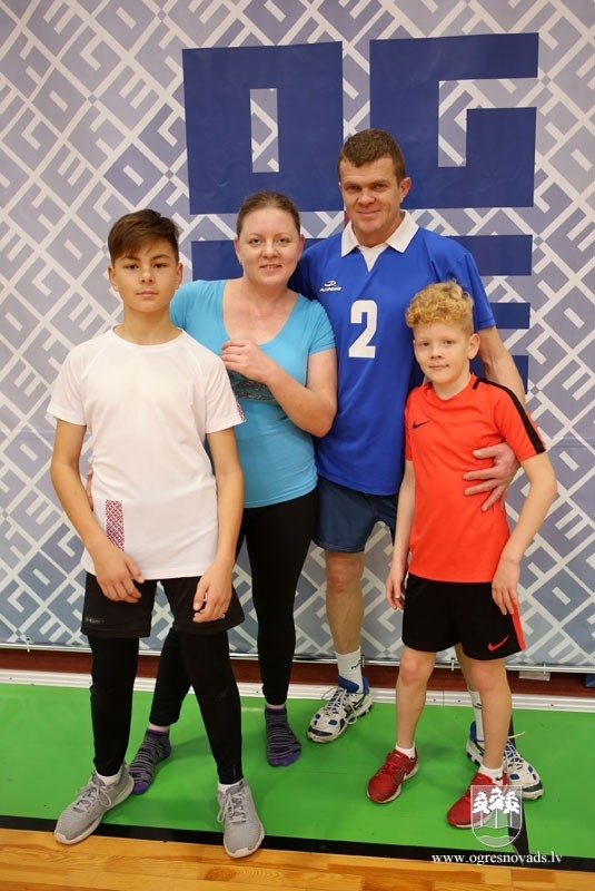 Sporta centrā aizvadīta ģimeņu pēcpusdiena