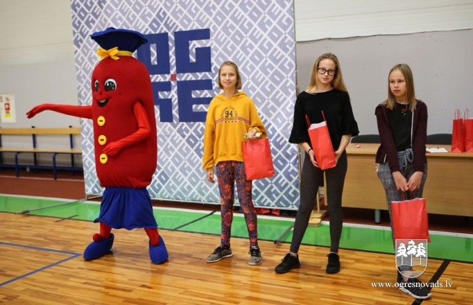 Sporta centrā aizvadīta ģimeņu pēcpusdiena