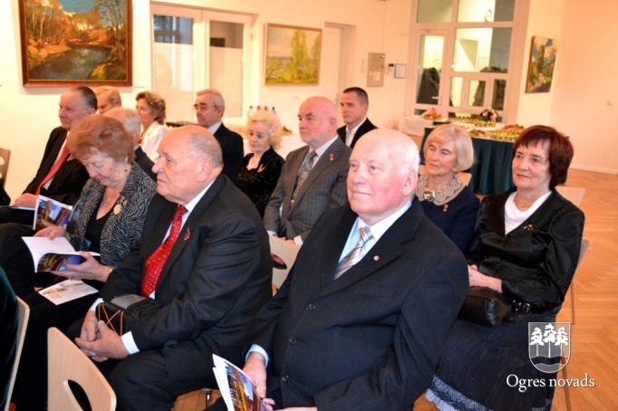 Priekšsēdētājs tiekas ar goda novadniekiem
