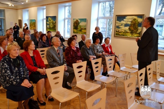 Priekšsēdētājs tiekas ar goda novadniekiem