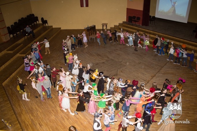 Grāmatu svētki Ogres sākumskolā
