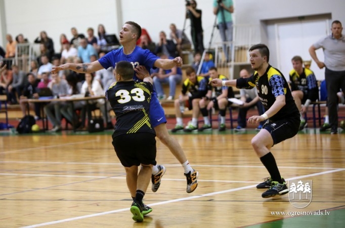 Ogres handbolistiem Latvijas čempionāta bronza
