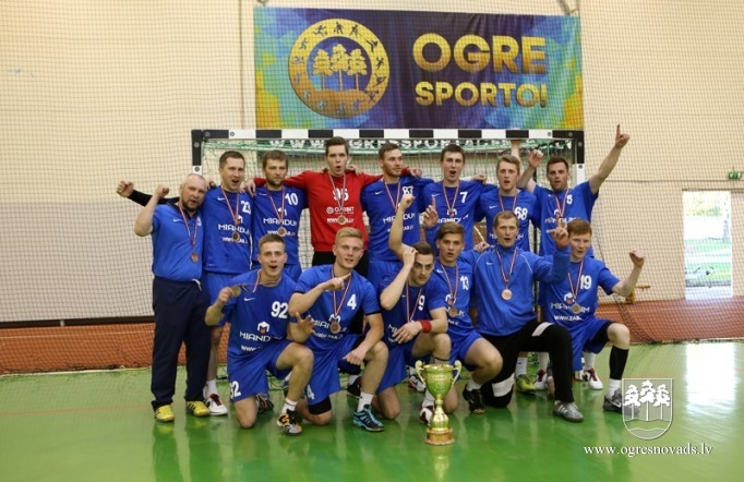 Ogres handbolistiem Latvijas čempionāta bronza