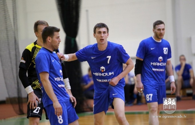 Ogres handbolistiem Latvijas čempionāta bronza