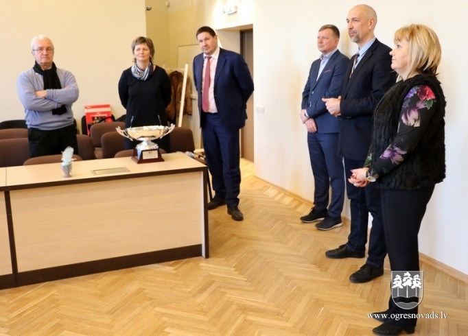 Pašvaldības vadība sveic handolistus