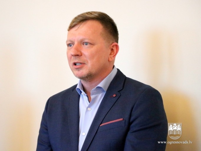 Pašvaldības vadība sveic handolistus