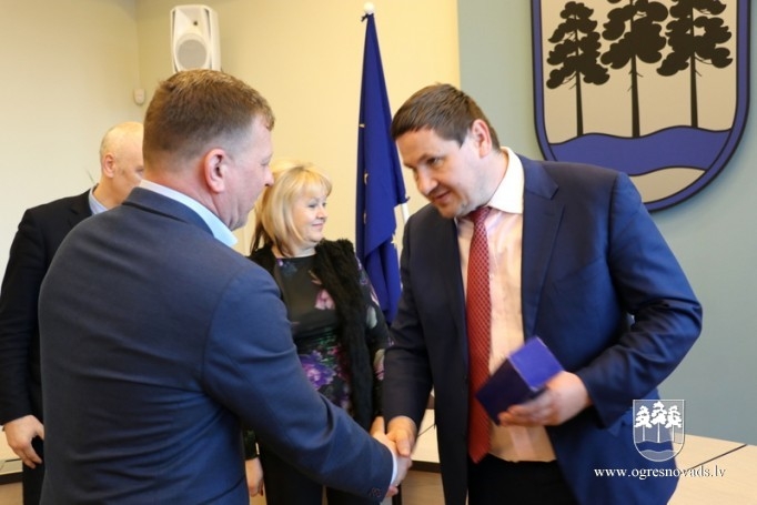 Pašvaldības vadība sveic handolistus