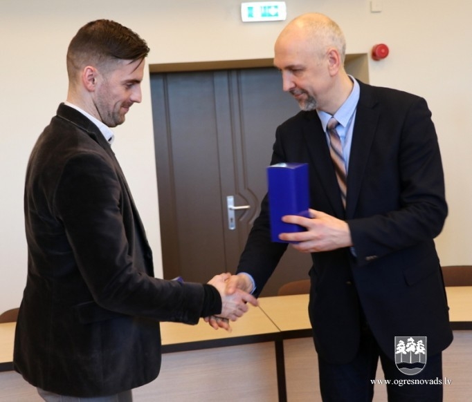 Pašvaldības vadība sveic handolistus