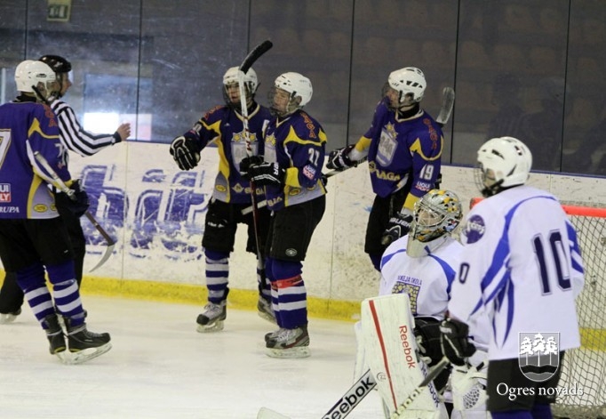 "Ogre Juniors" hokejistiem Latvijas čempionāta bronzas medaļas