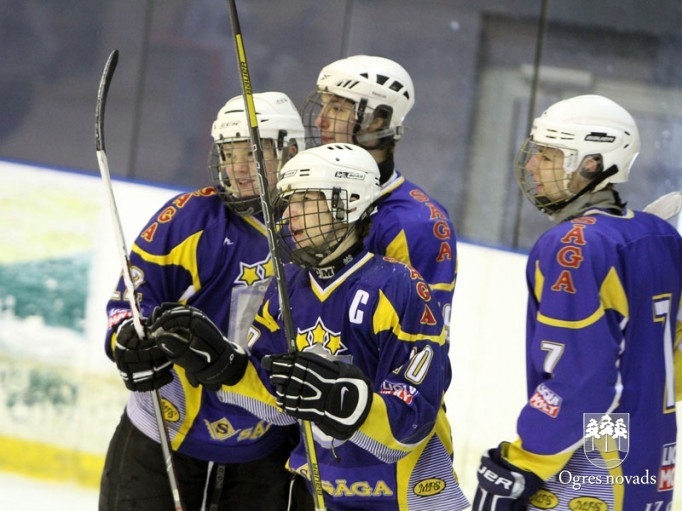 "Ogre Juniors" hokejistiem Latvijas čempionāta bronzas medaļas