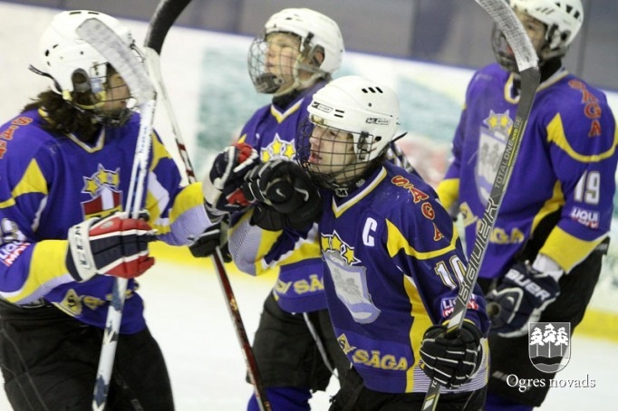 "Ogre Juniors" hokejistiem Latvijas čempionāta bronzas medaļas