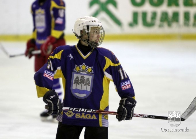 "Ogre Juniors" hokejistiem Latvijas čempionāta bronzas medaļas