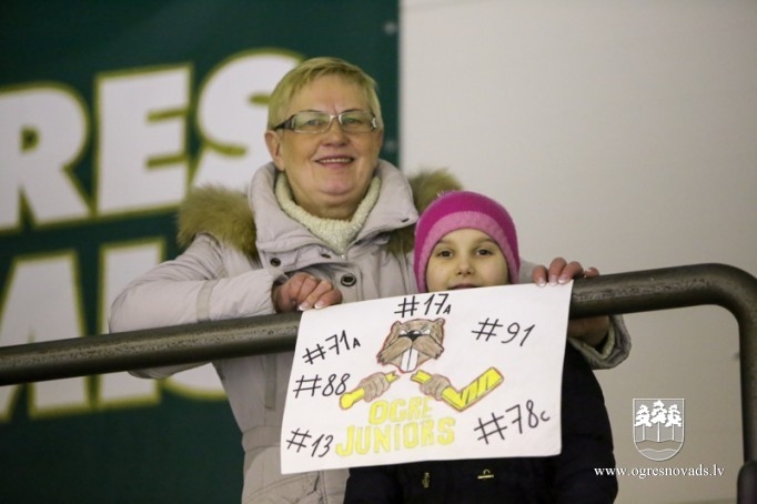 "Ogre Juniors" paši jaunākie hokejisti - līderu trijniekā