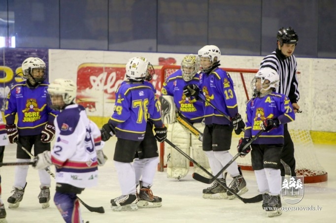 Ar sekmēm gadu sākuši "Ogre Juniors" hokejisti