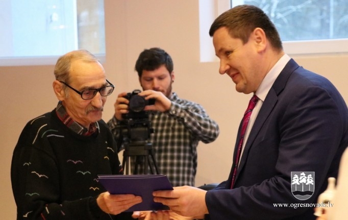 Sveic novada ilggadējos pedagogus