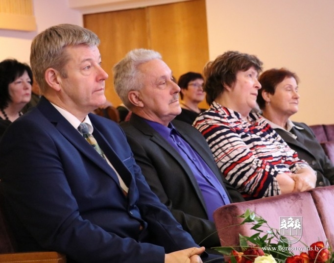 Sveic novada ilggadējos pedagogus