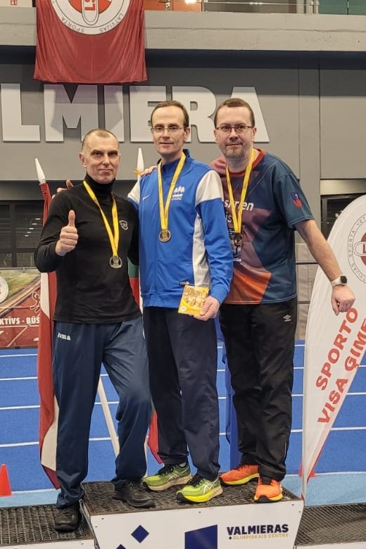  Ogres novada vieglatlētikas vecmeistariem 39 medaļas Valmierā