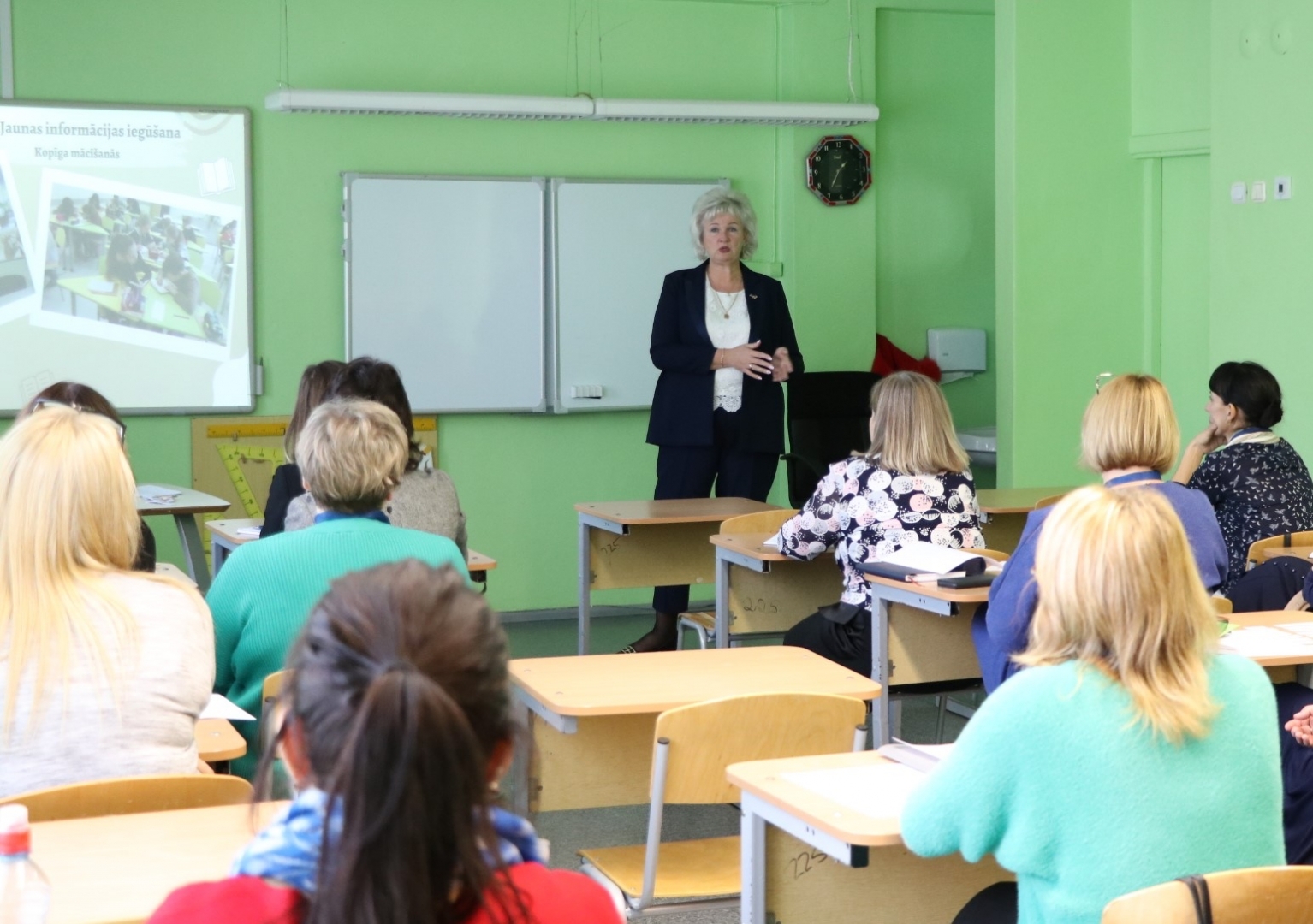 Ogres novada pedagogi gūst jaunas zināšanas konferencē “Vairāk kā stunda…”