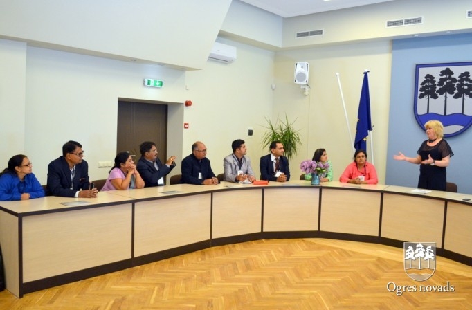 Ogrē viesojas delegācija no Indijas