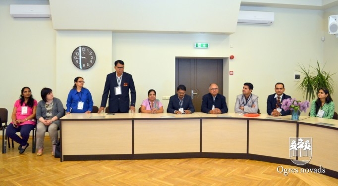 Ogrē viesojas delegācija no Indijas