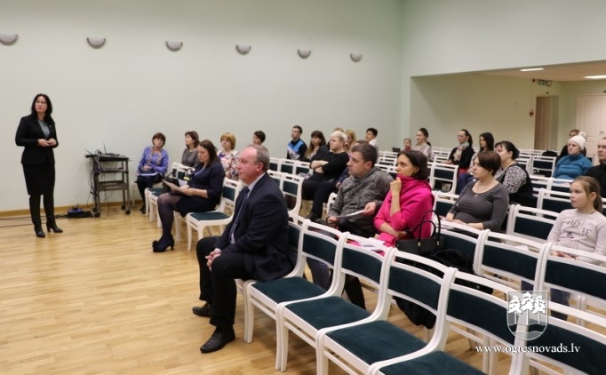 Topošo pirmklasnieku vecāki saņem nepieciešamo informāciju