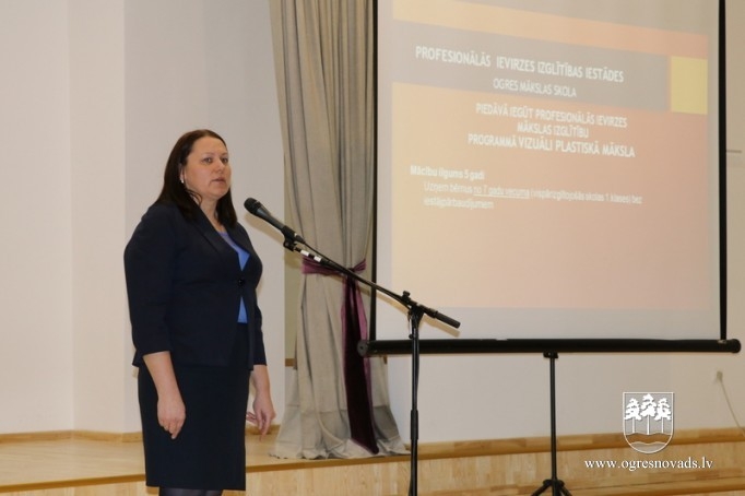 Topošo pirmklasnieku vecāki saņem nepieciešamo informāciju