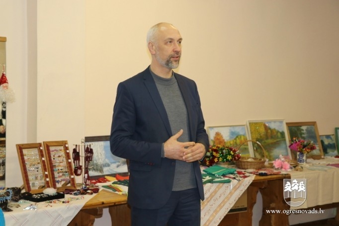 Ogres Invalīdu biedrības rokdarbu izstāde