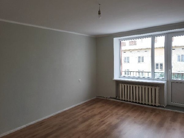 Nekustamā īpašuma Skolas ielā 5-16, Lauberē, izsole. Istaba