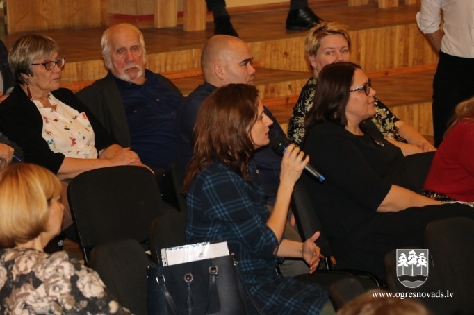 Pašvaldība uzsāk diskusiju ciklu par izglītības aktualitātēm