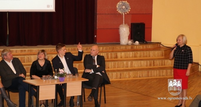 Pašvaldība uzsāk diskusiju ciklu par izglītības aktualitātēm