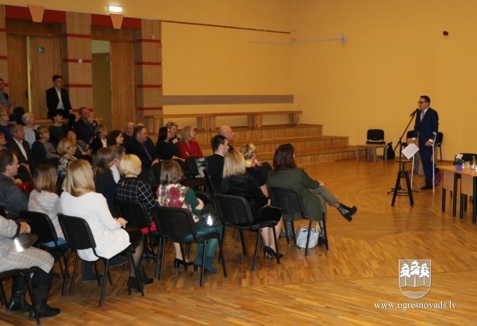 Pašvaldība uzsāk diskusiju ciklu par izglītības aktualitātēm