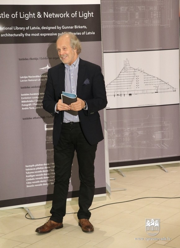 Ogrē skatāma fotoizstāde par desmit Latvijas izteiksmīgākajām bibliotēkām