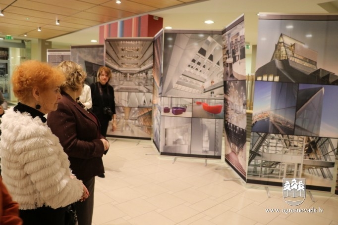 Ogrē skatāma fotoizstāde par desmit Latvijas izteiksmīgākajām bibliotēkām