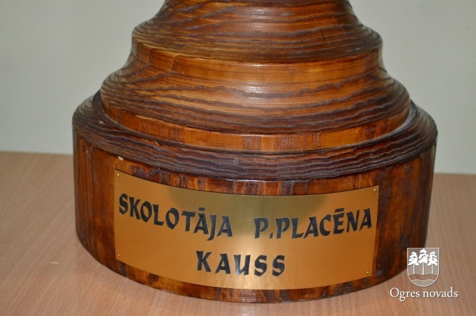 Publiskās slidotavas atklāšana