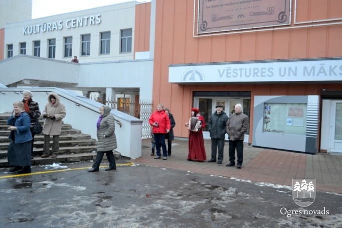 Iztādes "Pilna bufete ar zirgu uzraudzību” atklāšana Ogres Vēstures un mākslas muzejā