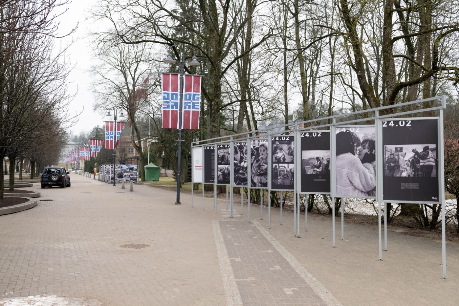 Brīvības ielā izvietotā fotoizstāde "24.02"