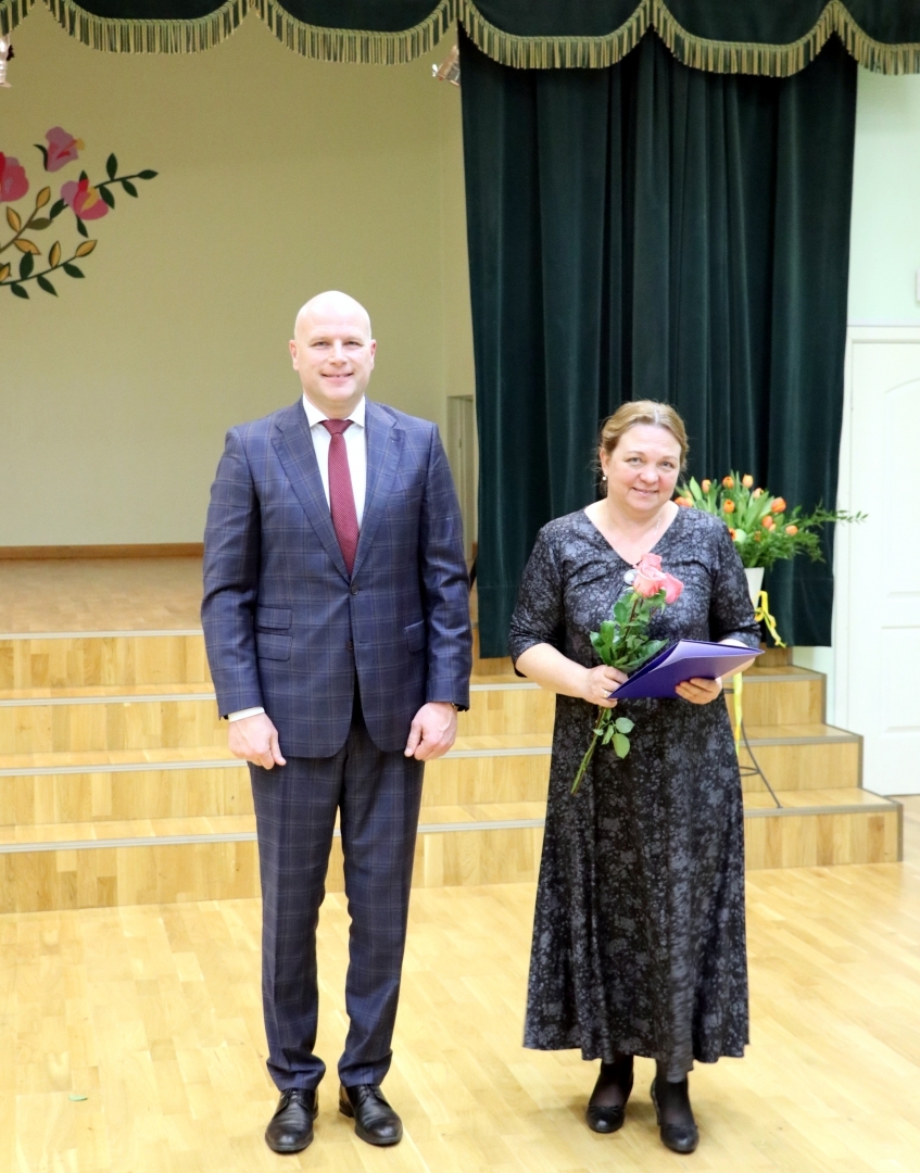 Jaunogres vidusskolai 50