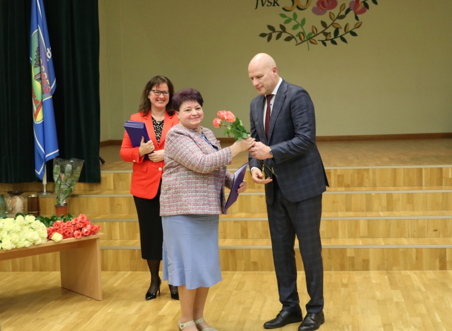 Jaunogres vidusskolai 50