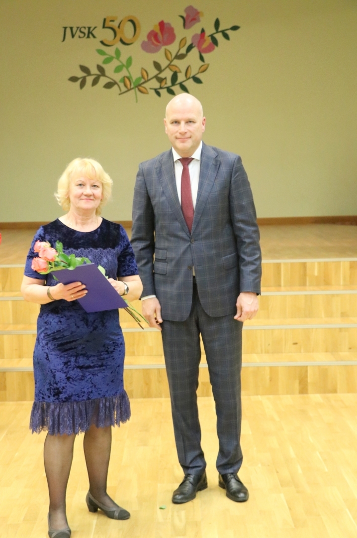 Jaunogres vidusskolai 50