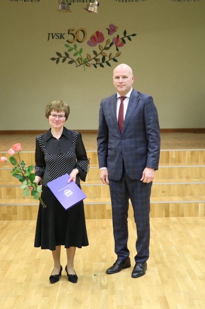 Jaunogres vidusskolai 50