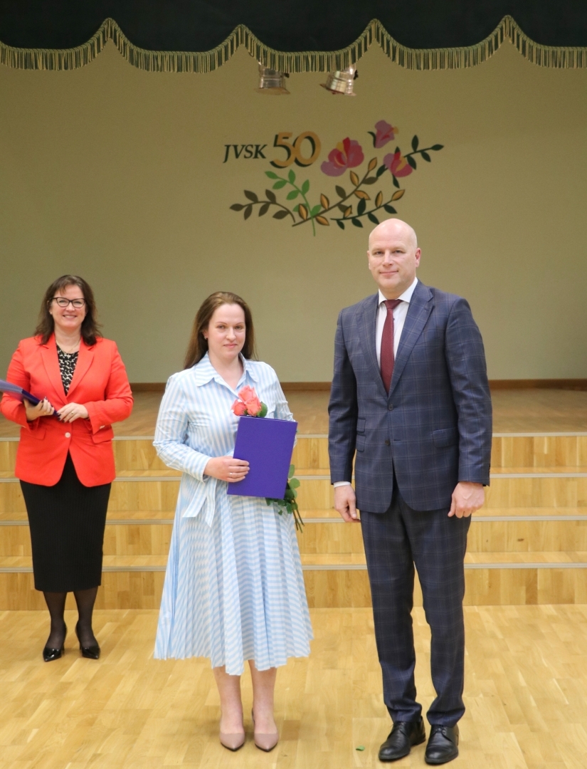 Jaunogres vidusskolai 50