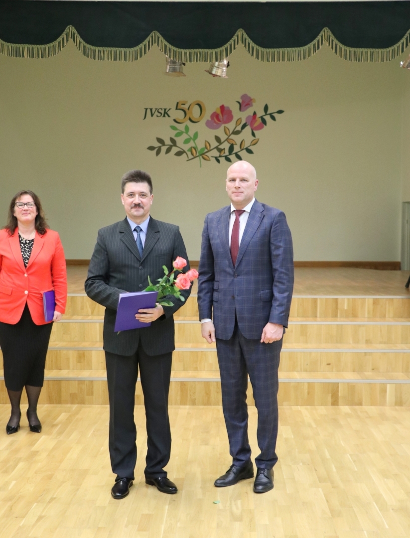 Jaunogres vidusskolai 50