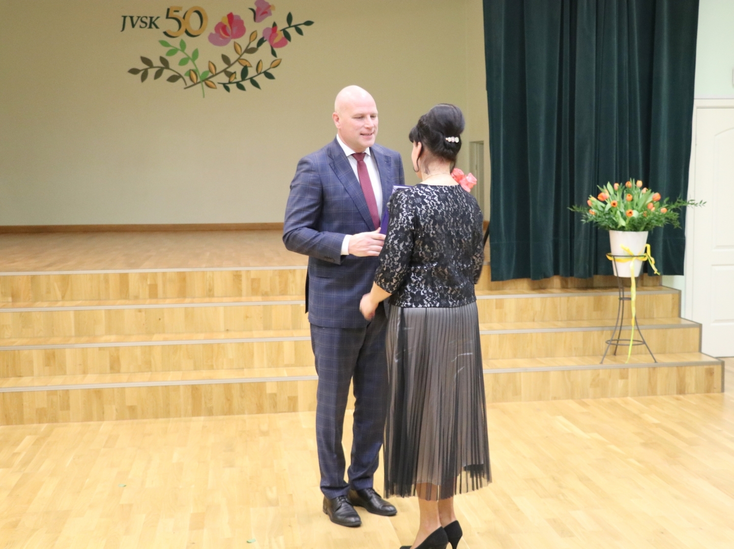 Jaunogres vidusskolai 50