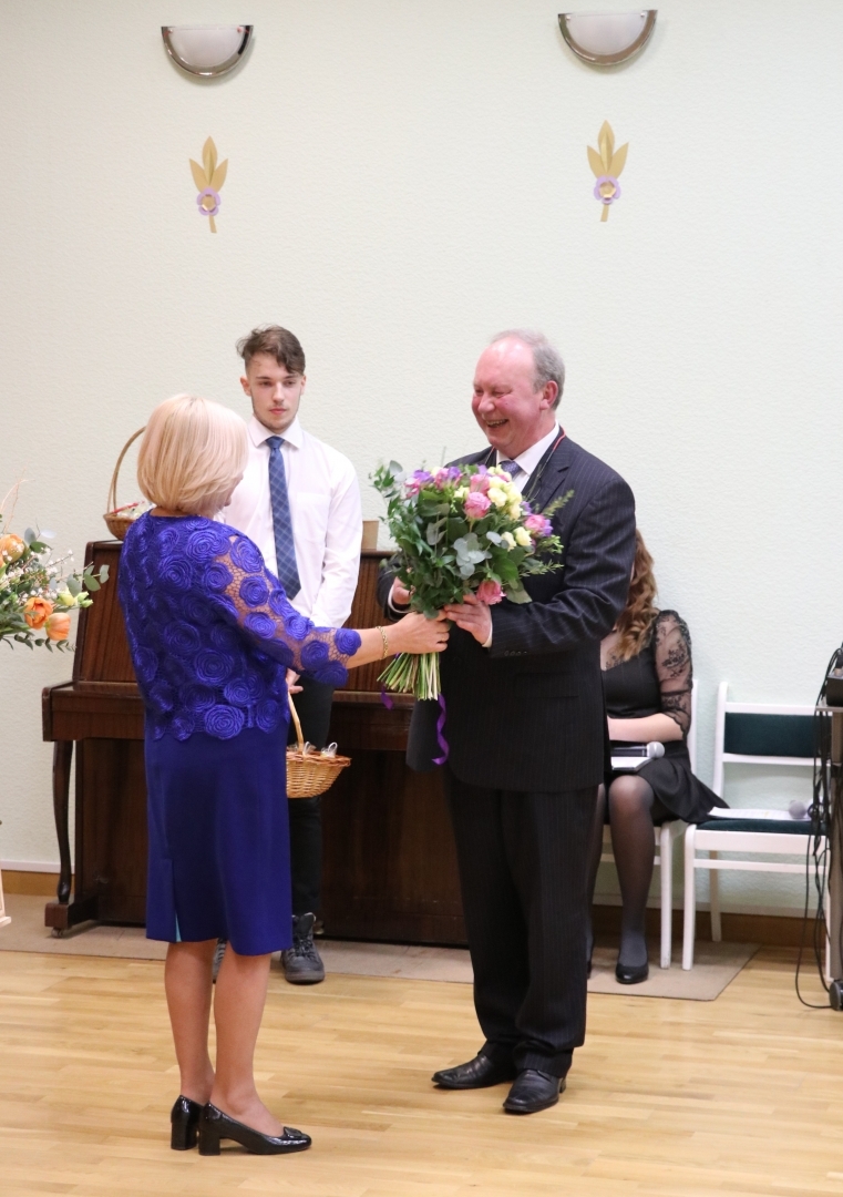 Jaunogres vidusskolai 50