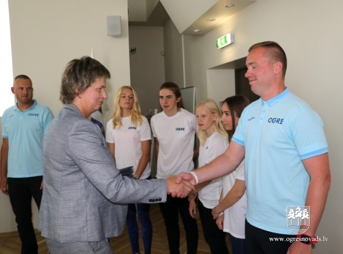 Pašvaldība vēl panākumus novada sportistiem Jaunatnes olimpiādē