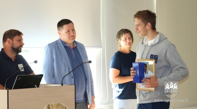 Pašvaldība pateicās sportistiem par sasniegumiem Jaunatnes olimpiādē
